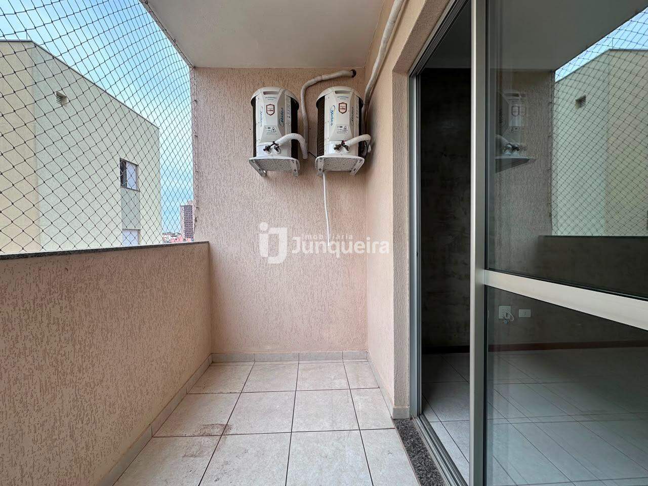 Apartamento à venda no Edifício Damasco, 2 quartos, sendo 1 suíte, 2 vagas, no bairro Centro em Piracicaba - SP
