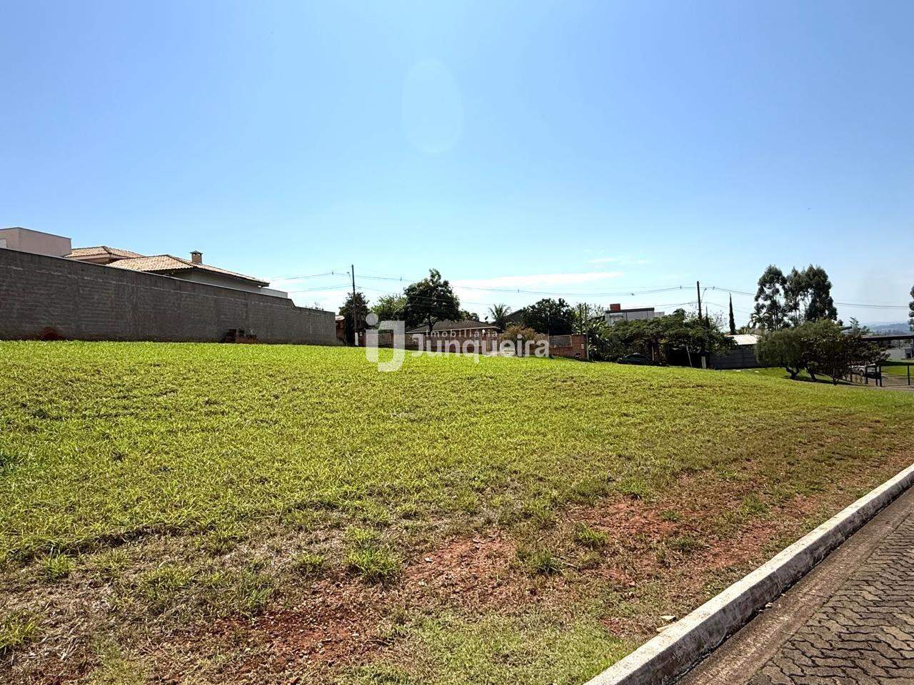 Terreno em Condomínio à venda no Vivenda do Sol, no bairro Residencial Vivenda do Sol em Rio das Pedras - SP