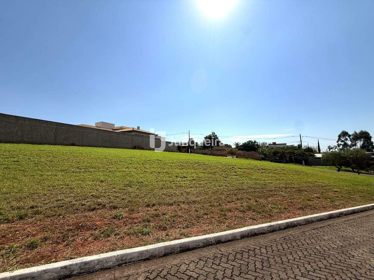 Terreno em Condomínio à venda no Vivenda do Sol, no bairro Residencial Vivenda do Sol em Rio das Pedras - SP