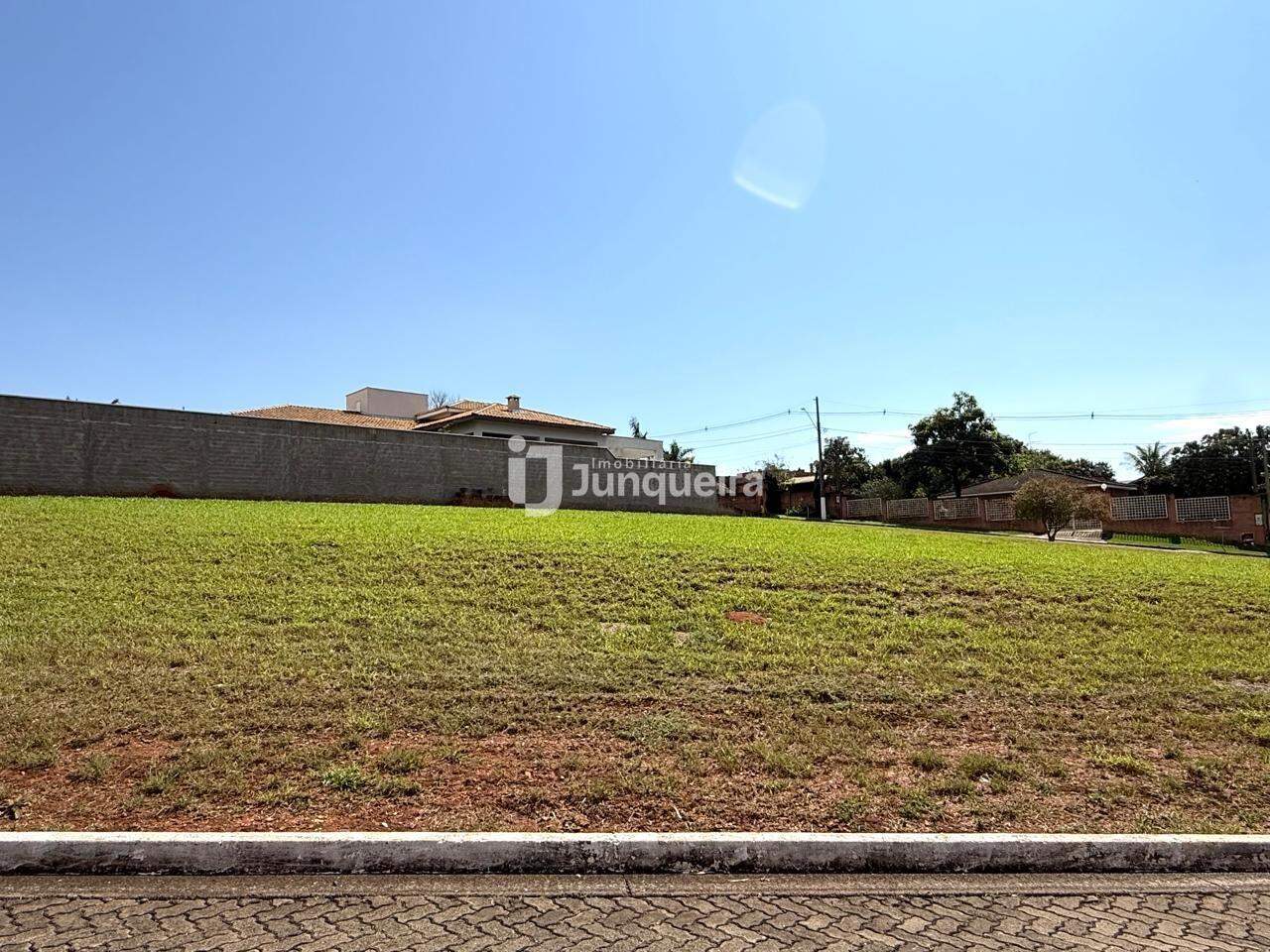 Terreno em Condomínio à venda no Vivenda do Sol, no bairro Residencial Vivenda do Sol em Rio das Pedras - SP