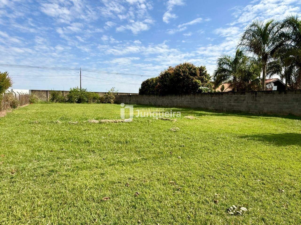 Terreno em Condomínio à venda no Vivenda do Sol, no bairro Residencial Vivenda do Sol em Rio das Pedras - SP