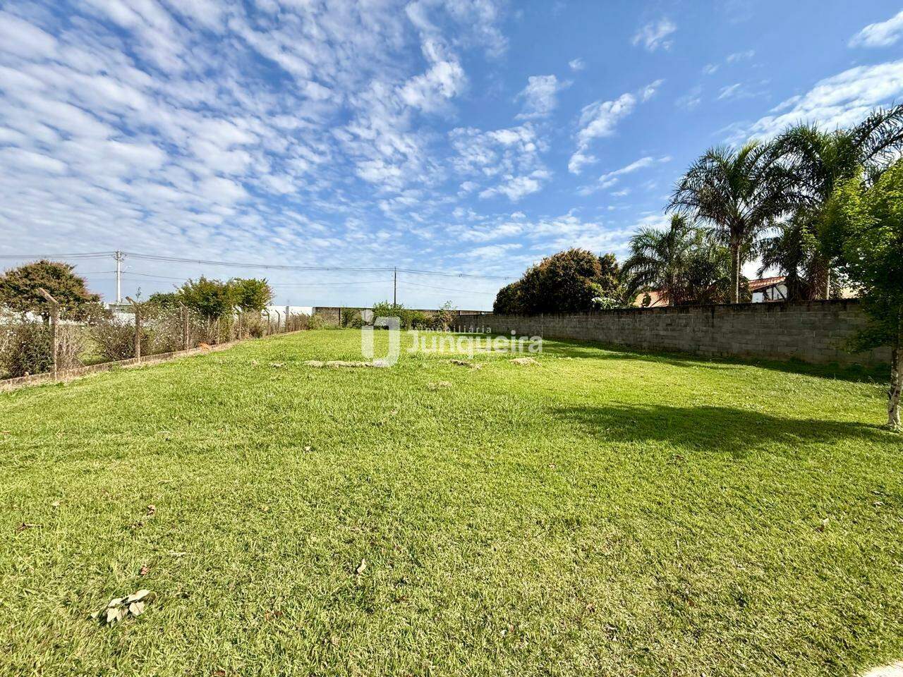 Terreno em Condomínio à venda no Vivenda do Sol, no bairro Residencial Vivenda do Sol em Rio das Pedras - SP