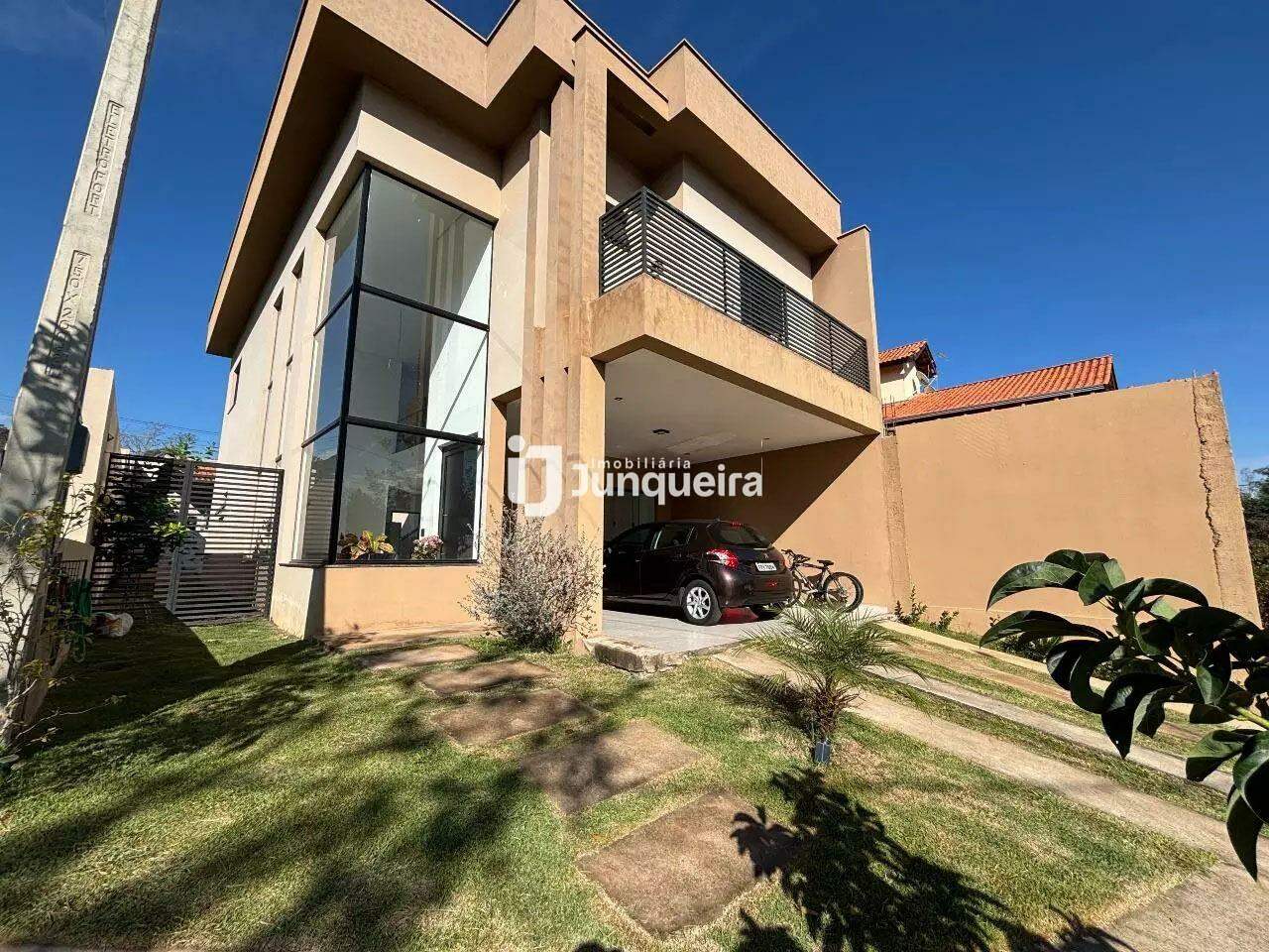 Casa em Condomínio à venda no  Portal do Horto, 3 quartos, sendo 1 suíte, 2 vagas, no bairro Horto ( Tupi ) em Piracicaba - SP