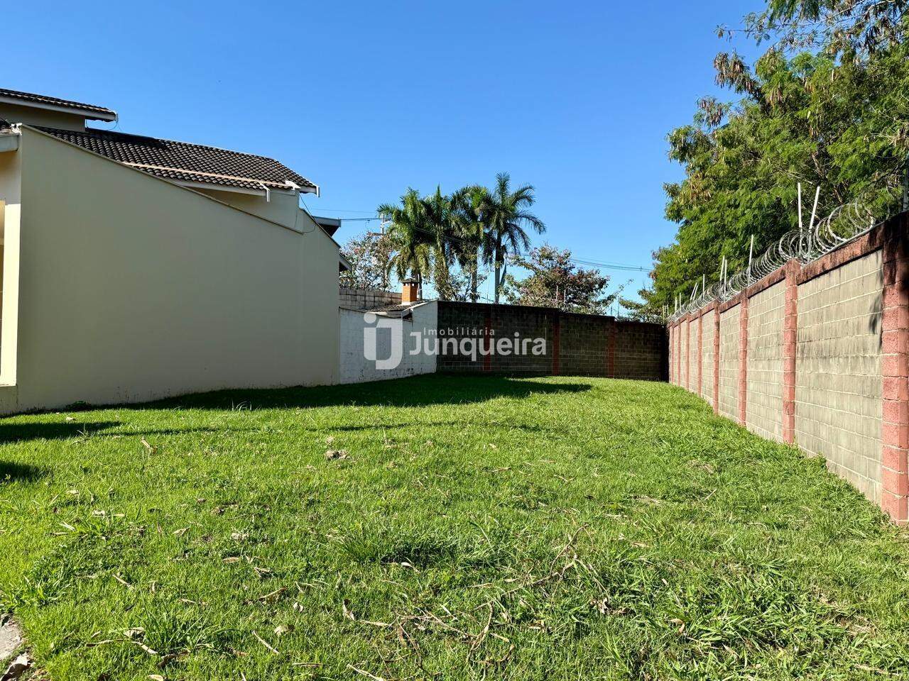 Terreno em Condomínio à venda no Condomínio Residencial Leão, no bairro Pompéia em Piracicaba - SP