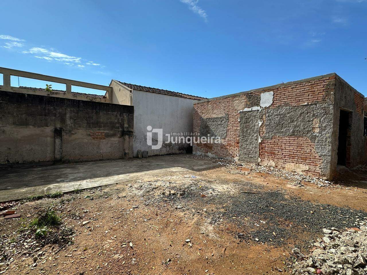 Casa à venda, 3 quartos, sendo 1 suíte, 6 vagas, no bairro Jardim São Luiz em Piracicaba - SP