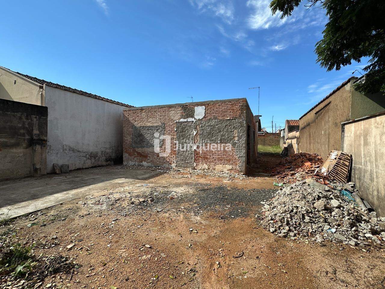 Casa à venda, 3 quartos, sendo 1 suíte, 6 vagas, no bairro Jardim São Luiz em Piracicaba - SP