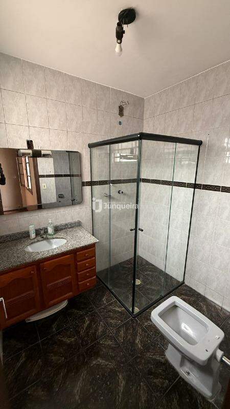 Casa para alugar, 3 quartos, sendo 1 suíte, 2 vagas, no bairro Parque Nossa Senhora das Graças em Piracicaba - SP