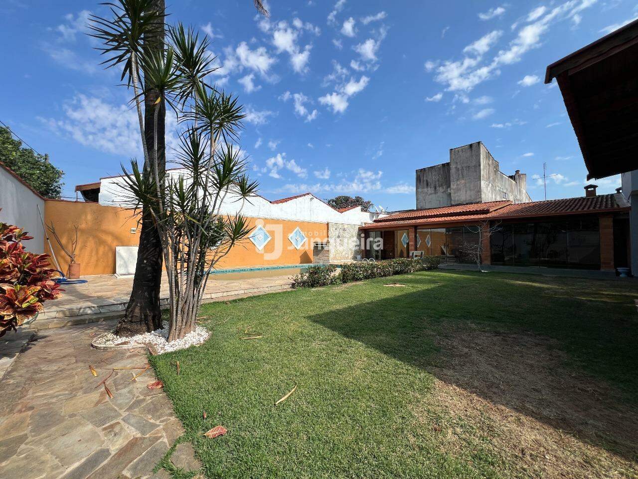 Casa para alugar, 2 quartos, sendo 2 suítes, 4 vagas, no bairro Jardim Ipanema em Piracicaba - SP