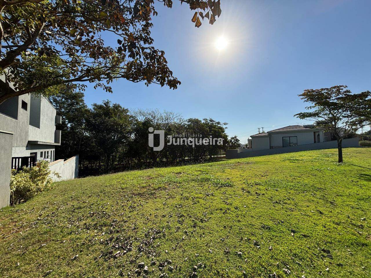 Terreno em Condomínio à venda no Alphaville Piracicaba, no bairro Loteamento Santa Rosa em Piracicaba - SP