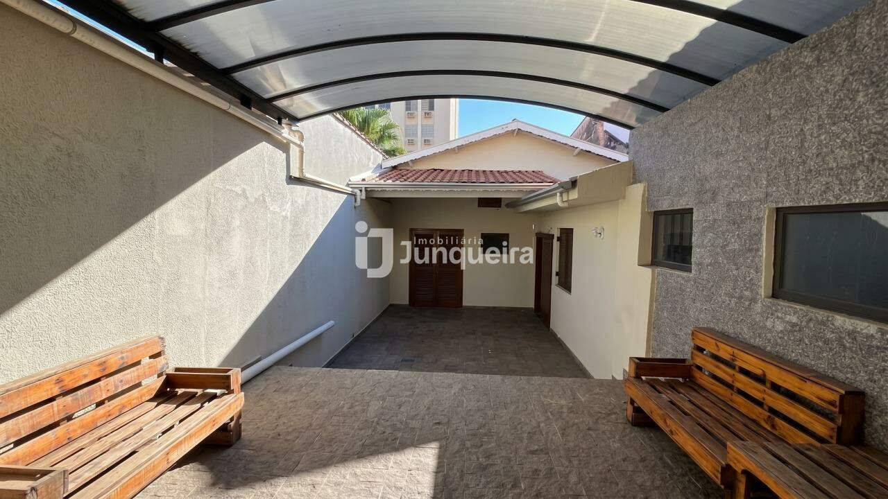 Casa à venda, 3 quartos, sendo 1 suíte, 2 vagas, no bairro Centro em Piracicaba - SP