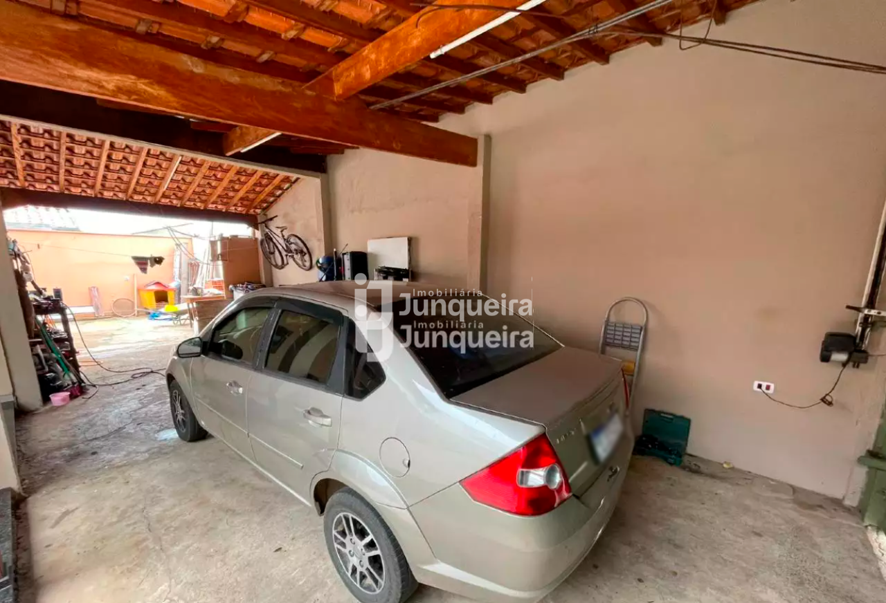 Casa à venda, 2 quartos, sendo 1 suíte, 2 vagas, no bairro Jardim Califórnia em Piracicaba - SP