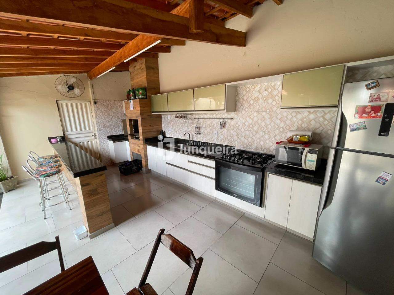 Casa à venda, 2 quartos, sendo 1 suíte, 2 vagas, no bairro Jardim Califórnia em Piracicaba - SP