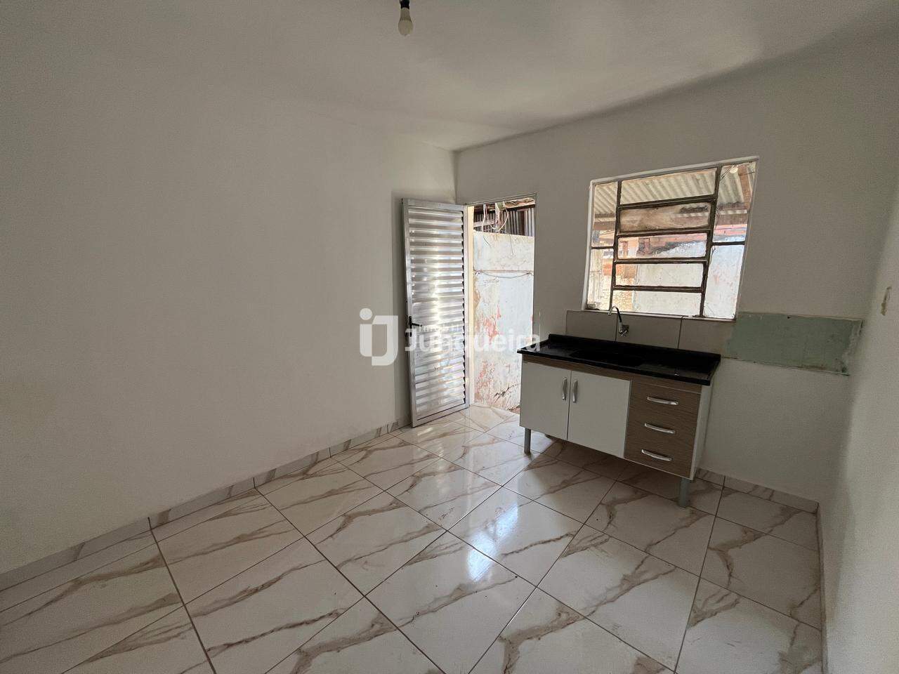 Casa para alugar, 1 quarto, 1 vaga, no bairro Jardim Planalto em Piracicaba - SP
