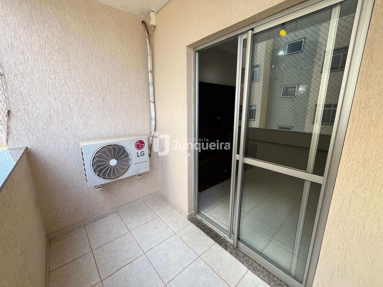 Apartamento para alugar no Edifício Damasco, 2 quartos, sendo 1 suíte, 2 vagas, no bairro Centro em Piracicaba - SP