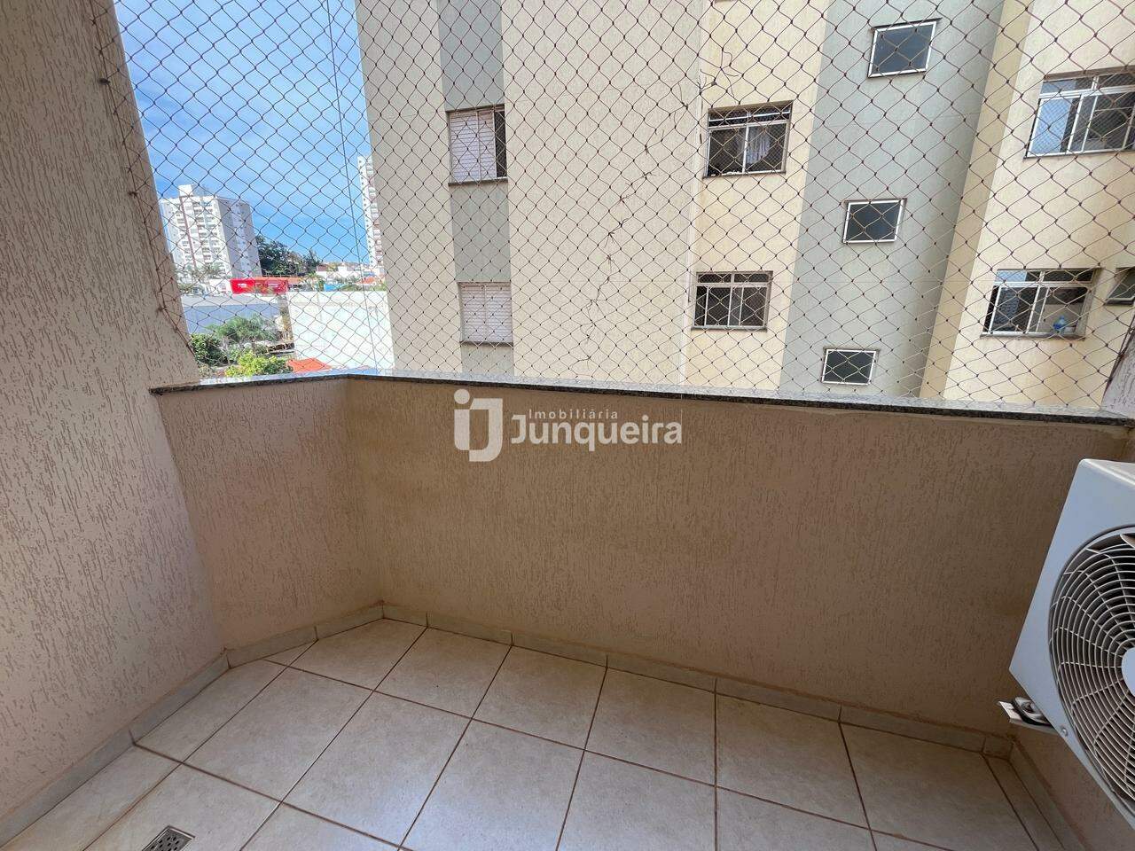Apartamento para alugar no Edifício Damasco, 2 quartos, sendo 1 suíte, 2 vagas, no bairro Centro em Piracicaba - SP