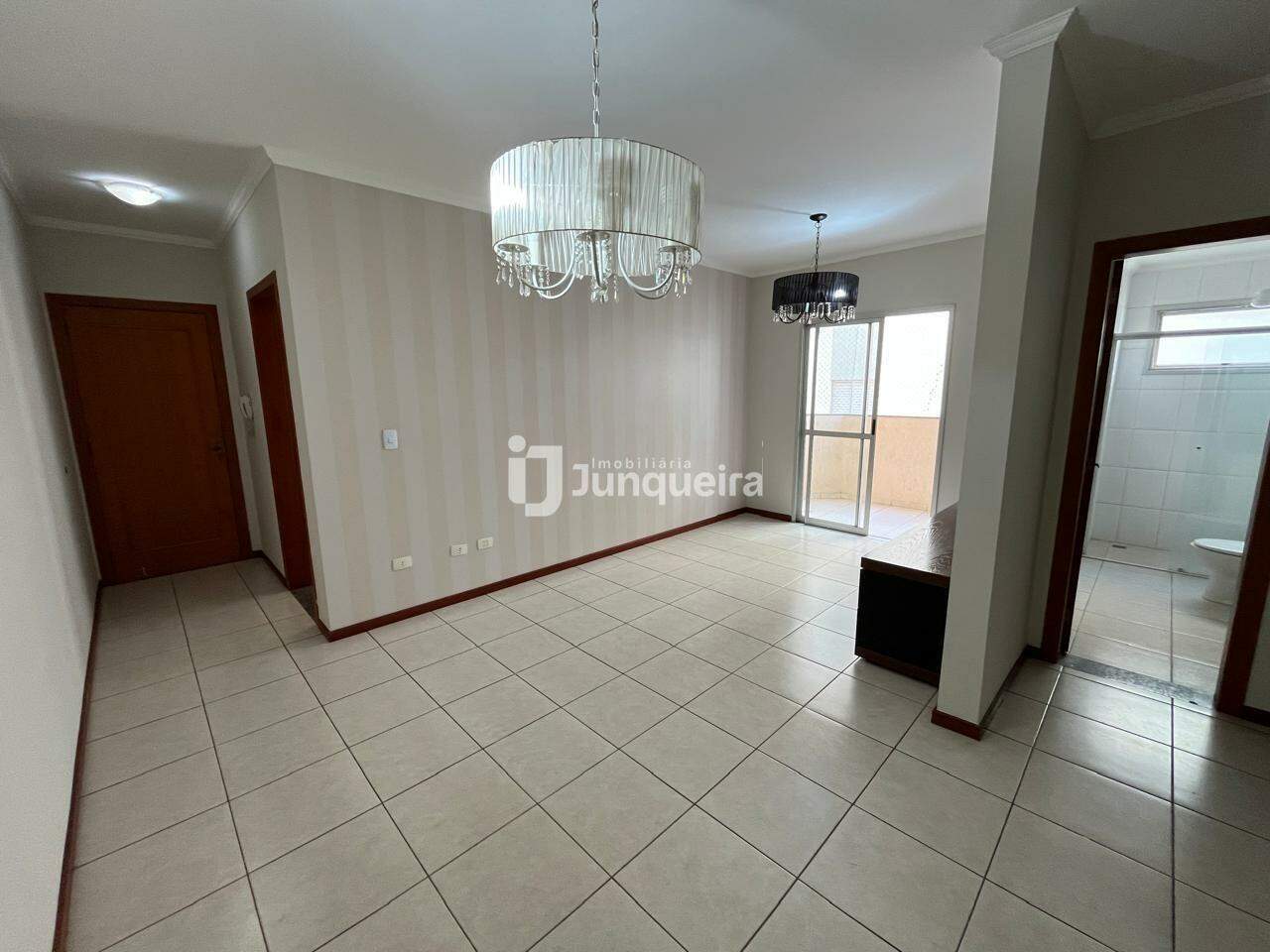 Apartamento para alugar no Edifício Damasco, 2 quartos, sendo 1 suíte, 2 vagas, no bairro Centro em Piracicaba - SP