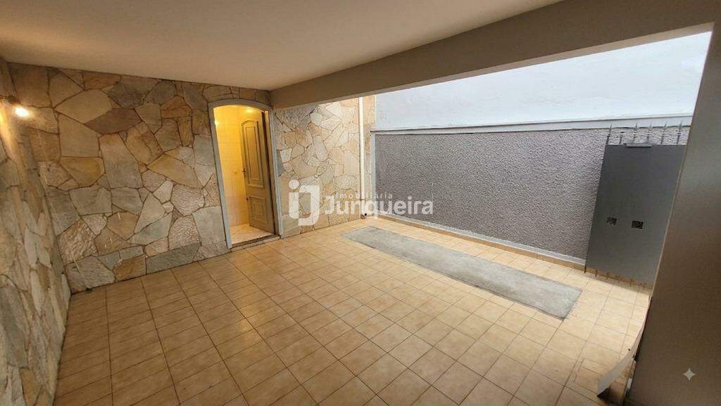 Casa para alugar, 2 quartos, 1 vaga, no bairro Jardim Ibirapuera em Piracicaba - SP