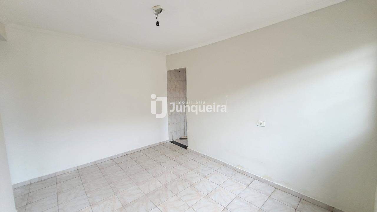 Casa para alugar, 2 quartos, 1 vaga, no bairro Jardim Glória em Piracicaba - SP