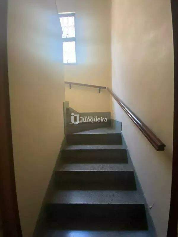 Casa Comercial para alugar, 3 quartos, sendo 1 suíte, 1 vaga, no bairro Centro em Piracicaba - SP