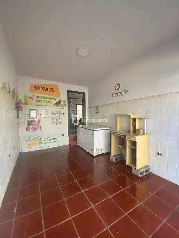Casa Comercial para alugar, 3 quartos, sendo 1 suíte, 1 vaga, no bairro Centro em Piracicaba - SP