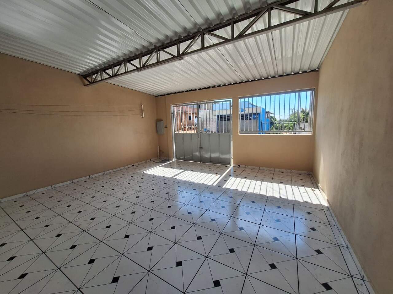 Casa para alugar, 2 quartos, 2 vagas, no bairro Residencial Dom Bosco em Rio das Pedras - SP