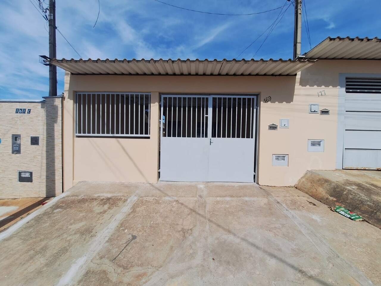 Casa para alugar, 2 quartos, 2 vagas, no bairro Residencial Dom Bosco em Rio das Pedras - SP