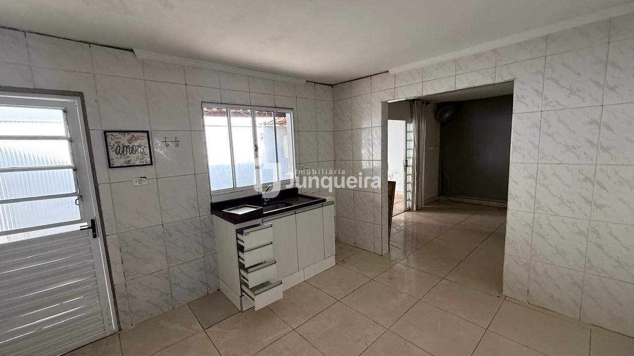 Casa para alugar, 2 quartos, no bairro Santa Terezinha em Piracicaba - SP