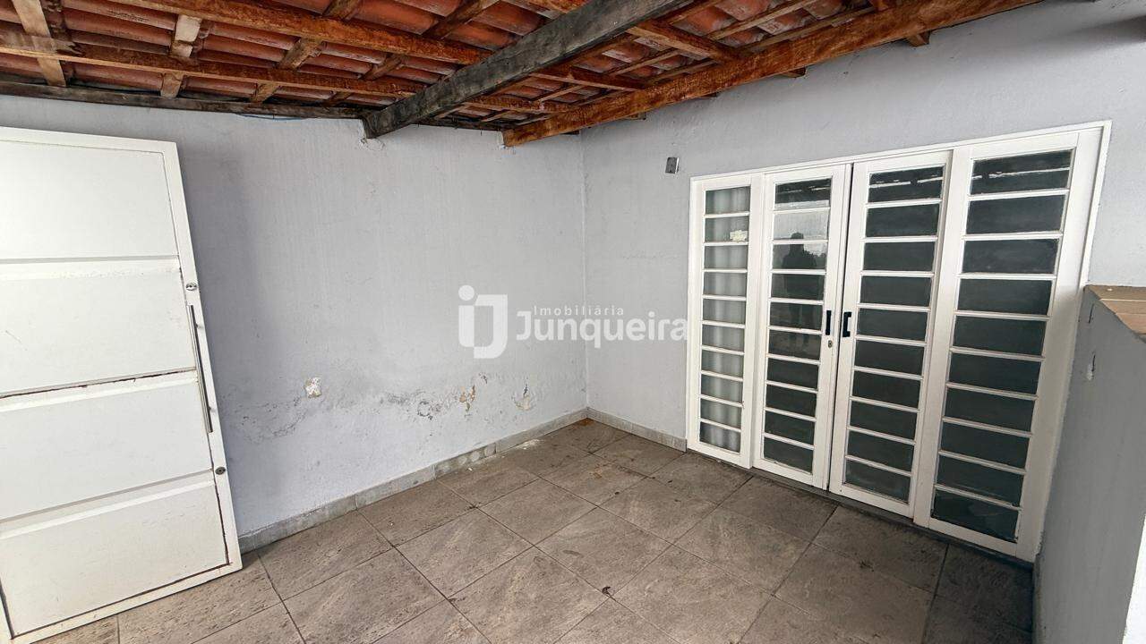 Casa para alugar, 2 quartos, no bairro Santa Terezinha em Piracicaba - SP