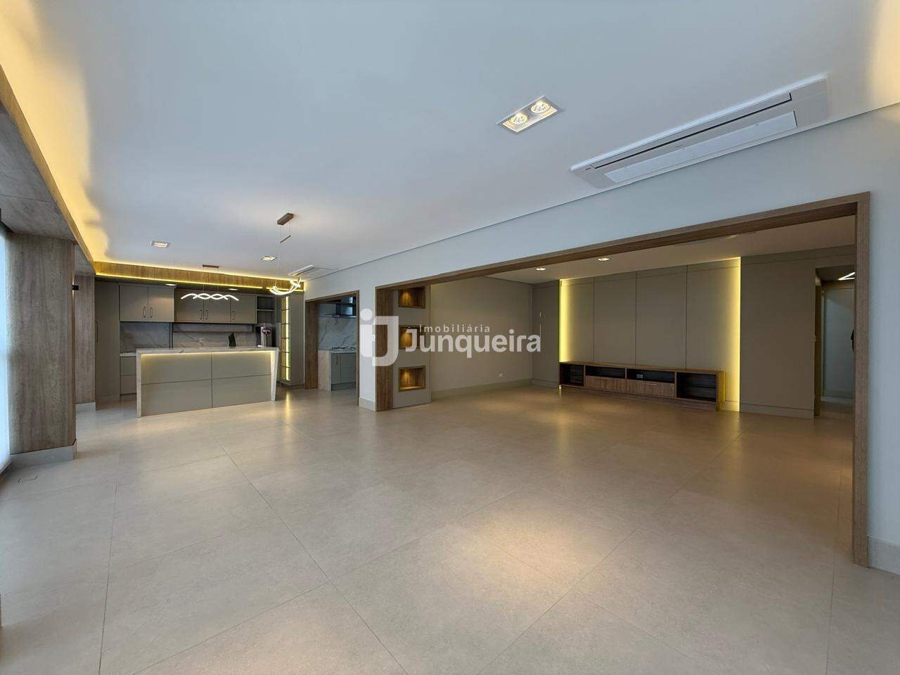 Apartamento à venda no Praças da França, 4 quartos, sendo 4 suítes, 4 vagas, no bairro Centro em Piracicaba - SP