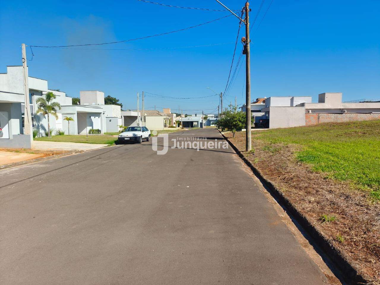 Terreno em Condomínio à venda no San Marino , 2 quartos, sendo 2 suítes, no bairro Residencial San Marino em Rio das Pedras - SP