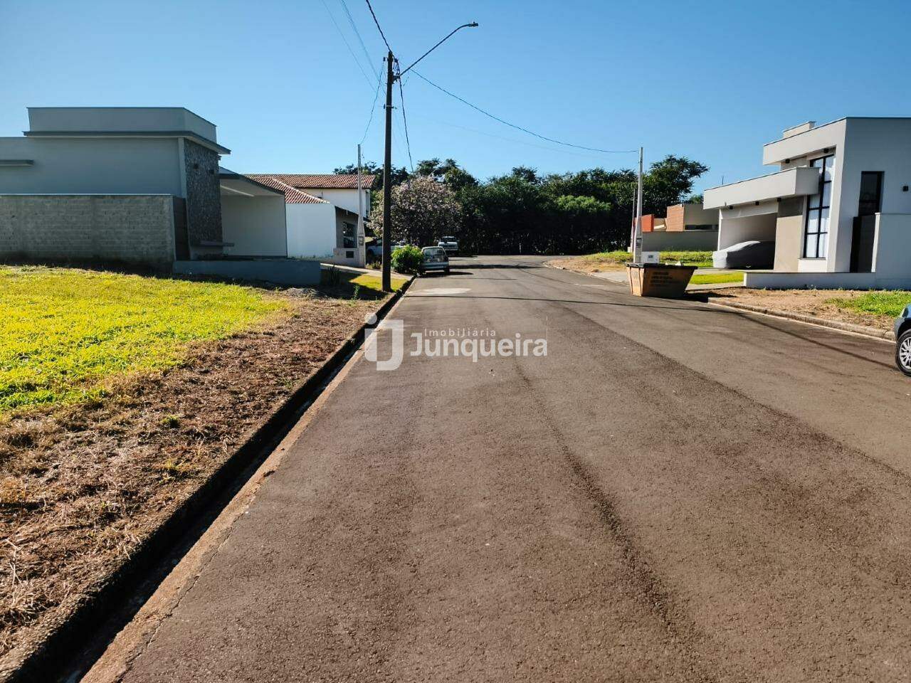 Terreno em Condomínio à venda no San Marino , 2 quartos, sendo 2 suítes, no bairro Residencial San Marino em Rio das Pedras - SP