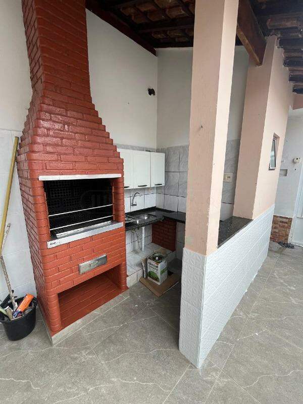 Casa à venda, 3 quartos, 2 vagas, no bairro Jardim Santo Antônio em Rio das Pedras - SP