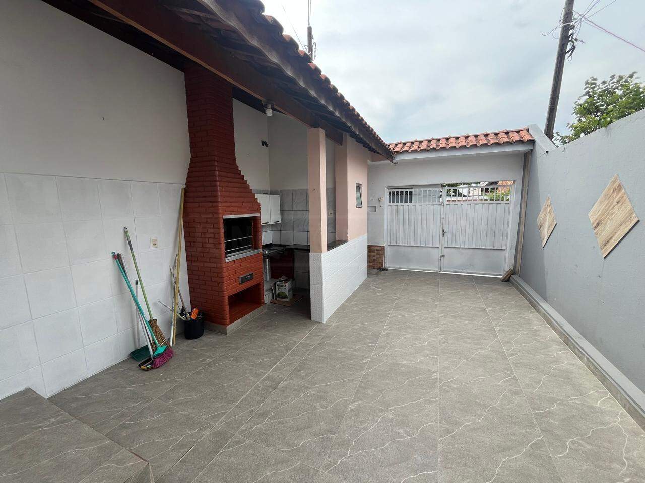 Casa à venda, 3 quartos, 2 vagas, no bairro Jardim Santo Antônio em Rio das Pedras - SP