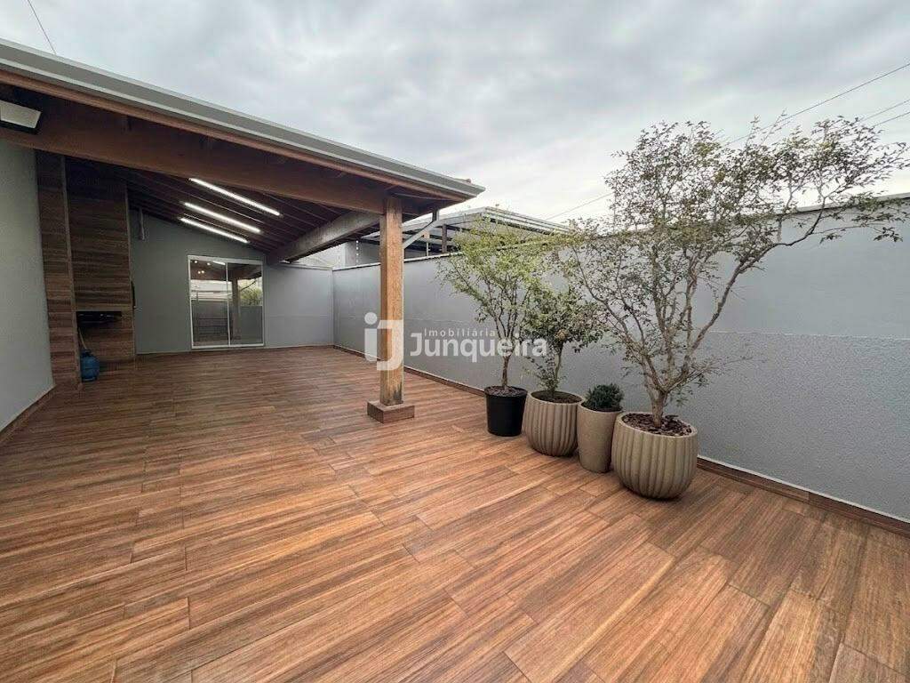 Casa à venda, 2 quartos, 3 vagas, no bairro Jardim Santa Silvia em Piracicaba - SP