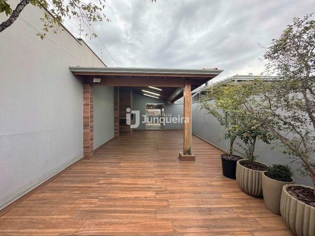 Casa à venda, 2 quartos, 3 vagas, no bairro Jardim Santa Silvia em Piracicaba - SP