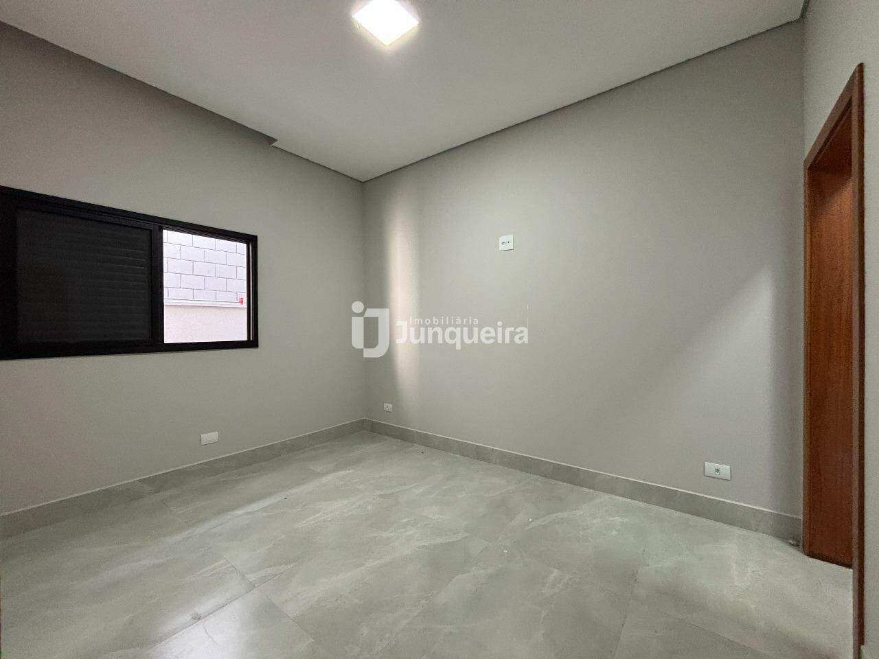 Casa em Condomínio à venda no Tomazella , 3 quartos, sendo 2 suítes, 4 vagas, no bairro Residencial Tomazella em Piracicaba - SP