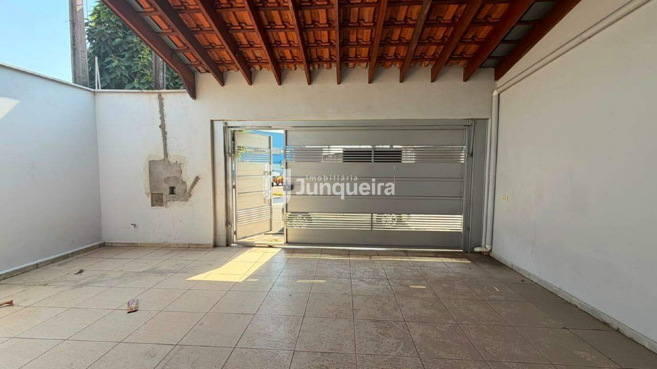 Casa à venda, 2 quartos, sendo 1 suíte, 2 vagas, no bairro Parque Conceição II em Piracicaba - SP