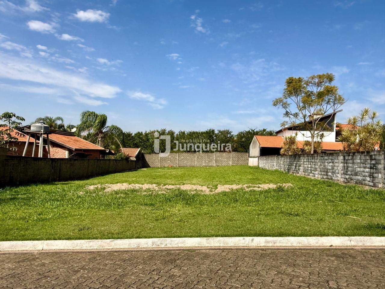Terreno em Condomínio à venda no Vivenda do Sol, no bairro Residencial Vivenda do Sol em Rio das Pedras - SP