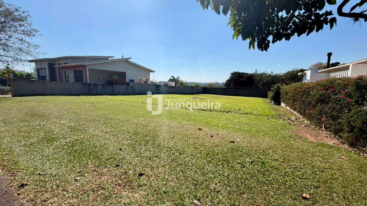 Terreno em Condomínio à venda no Recanto Das Águas de São Pedro, no bairro Recanto das Águas de São Pedro em São Pedro - SP