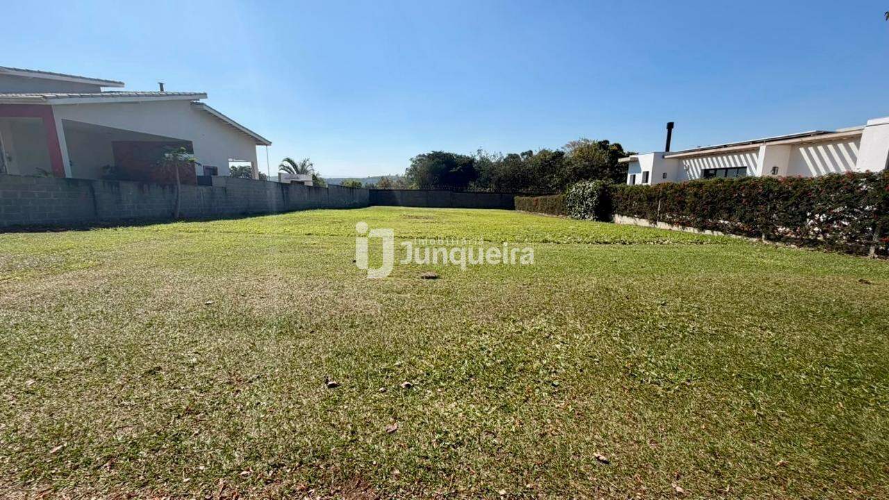Terreno em Condomínio à venda no Recanto Das Águas de São Pedro, no bairro Recanto das Águas de São Pedro em São Pedro - SP
