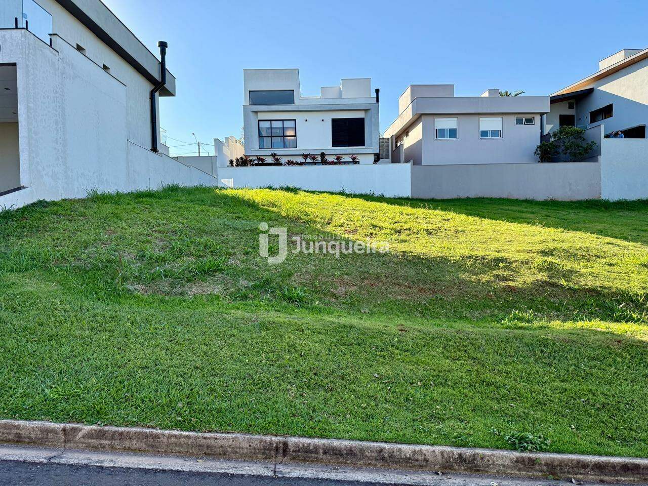 Terreno em Condomínio à venda no Villa D'Aquila, no bairro Villa D'áquila em Piracicaba - SP