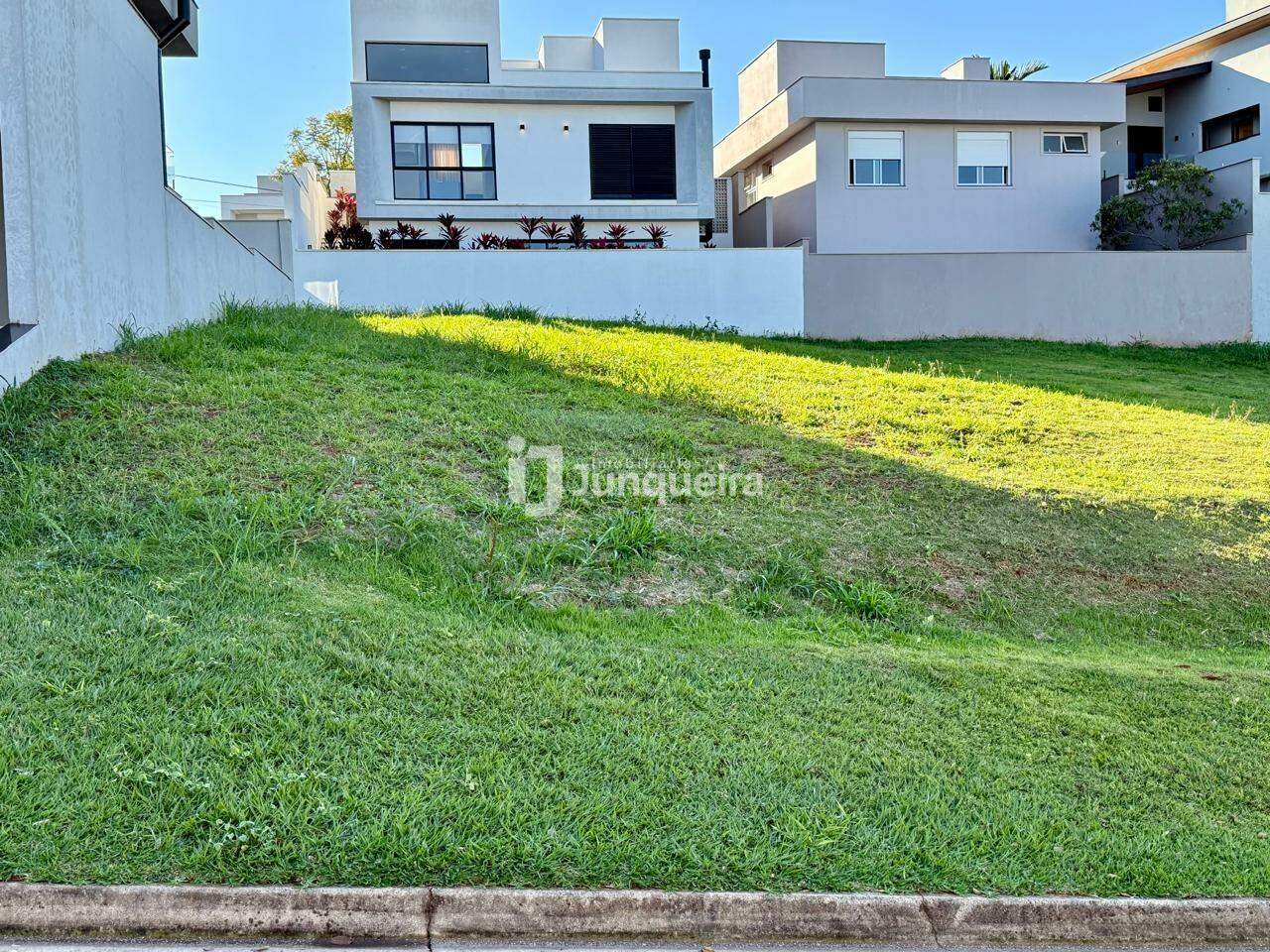 Terreno em Condomínio à venda no Villa D'Aquila, no bairro Villa D'áquila em Piracicaba - SP
