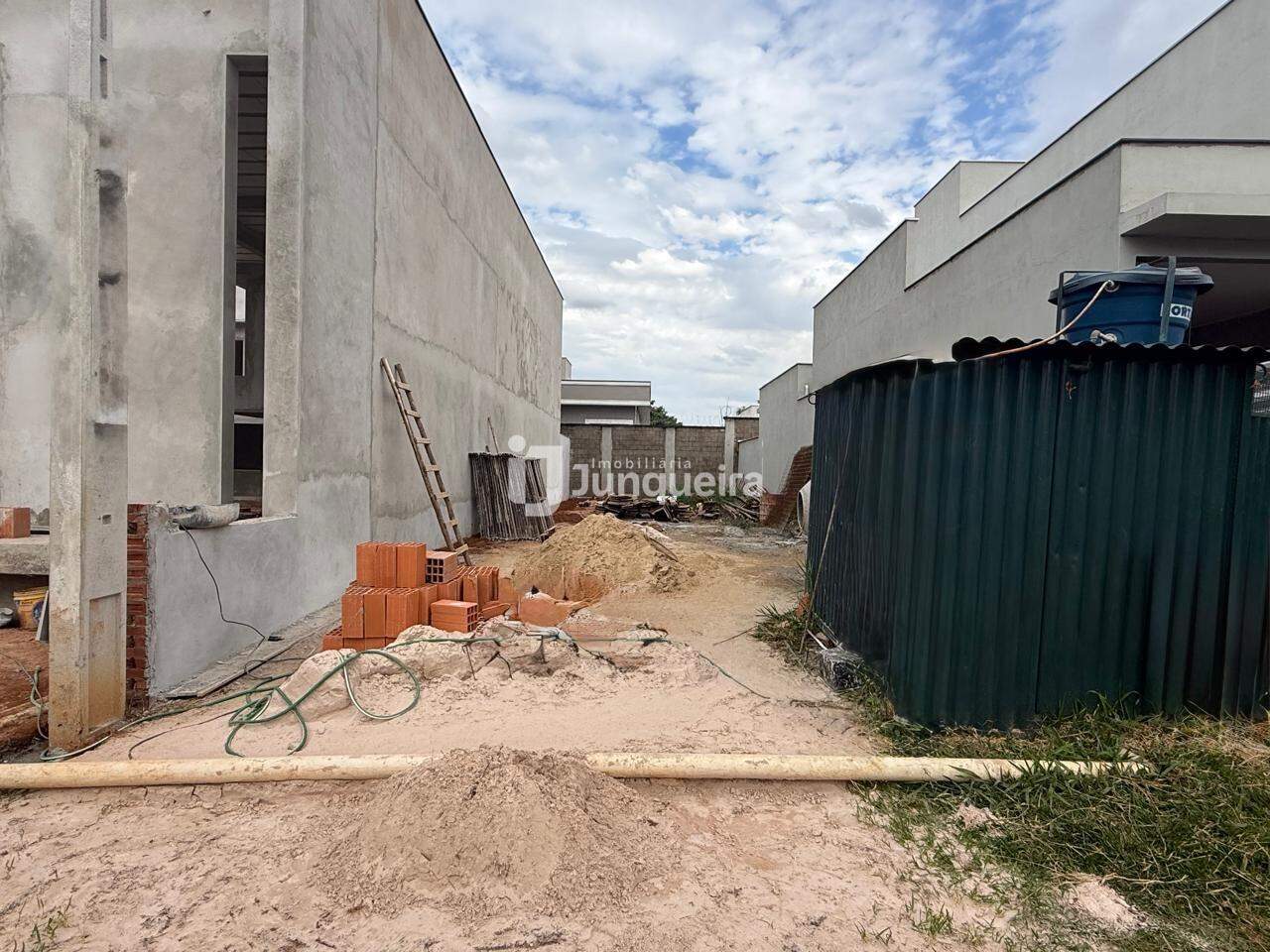 Terreno em Condomínio à venda no Tomazella , no bairro Água Branca em Piracicaba - SP