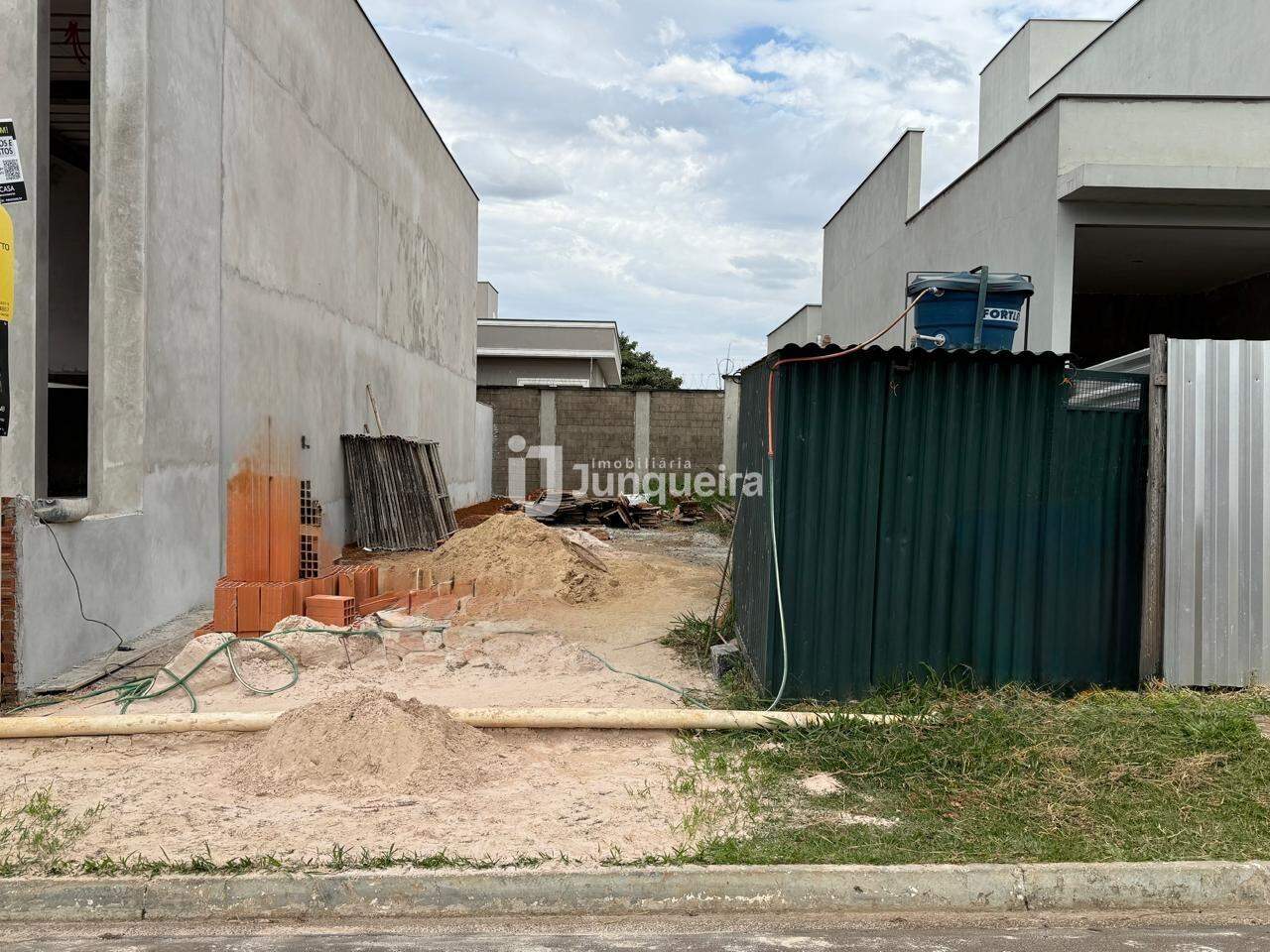 Terreno em Condomínio à venda no Tomazella , no bairro Água Branca em Piracicaba - SP