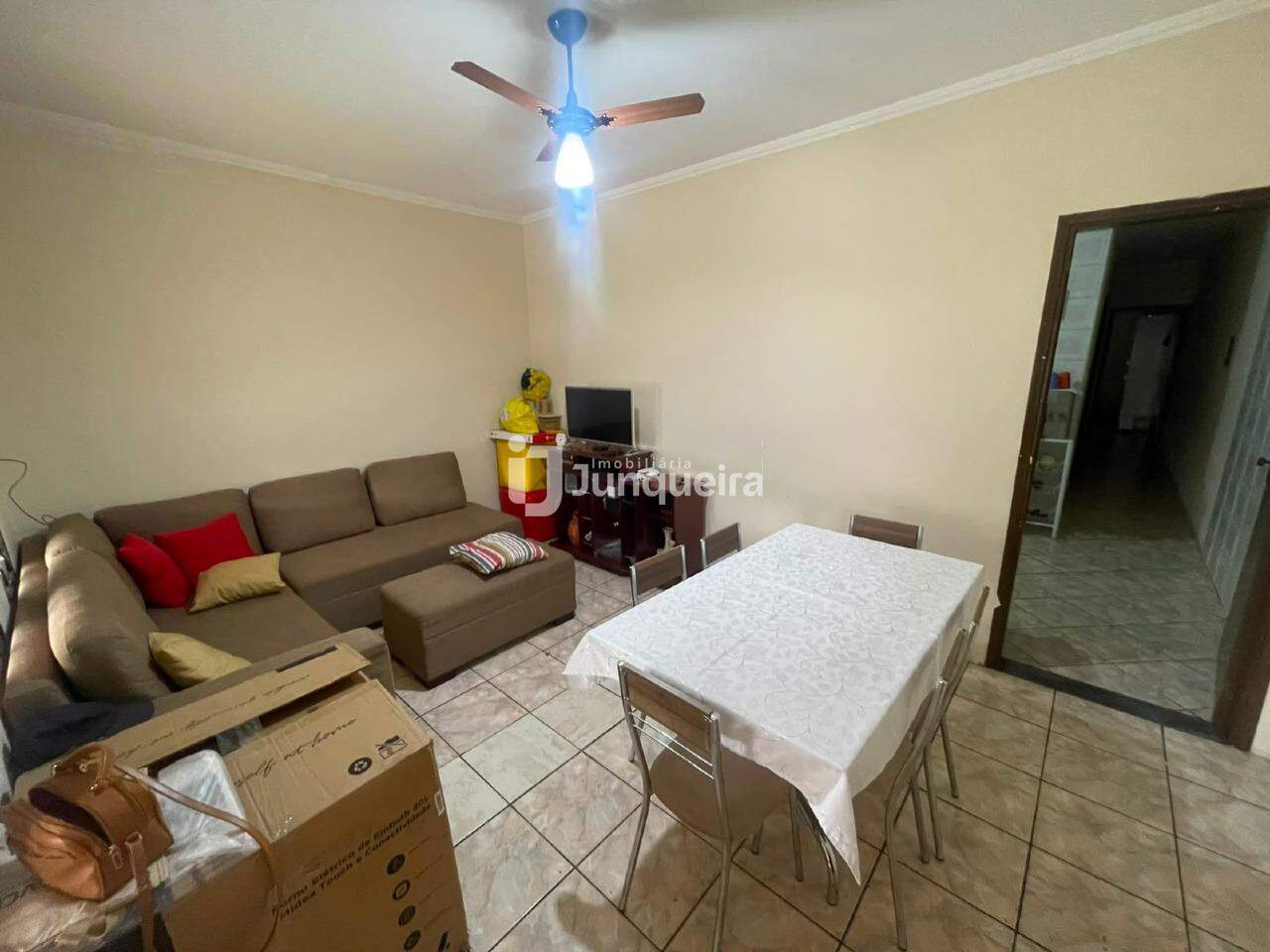 Casa à venda, 2 quartos, 1 vaga, no bairro Jardim Astúrias I em Piracicaba - SP
