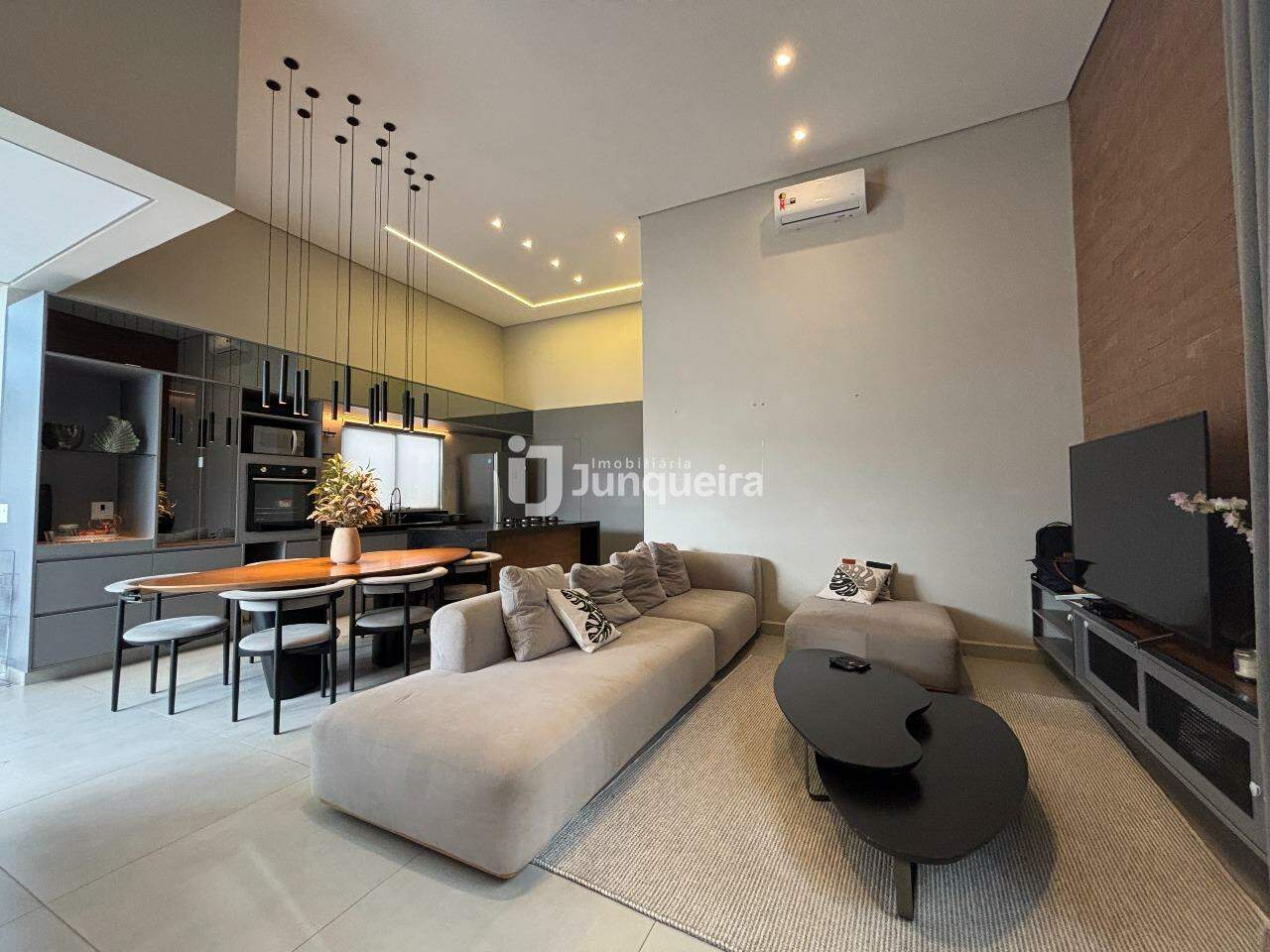 Casa em Condomínio para alugar no Villa D' Itália, 3 quartos, sendo 3 suítes, 2 vagas, no bairro Residencial Villa D'Itália em Piracicaba - SP