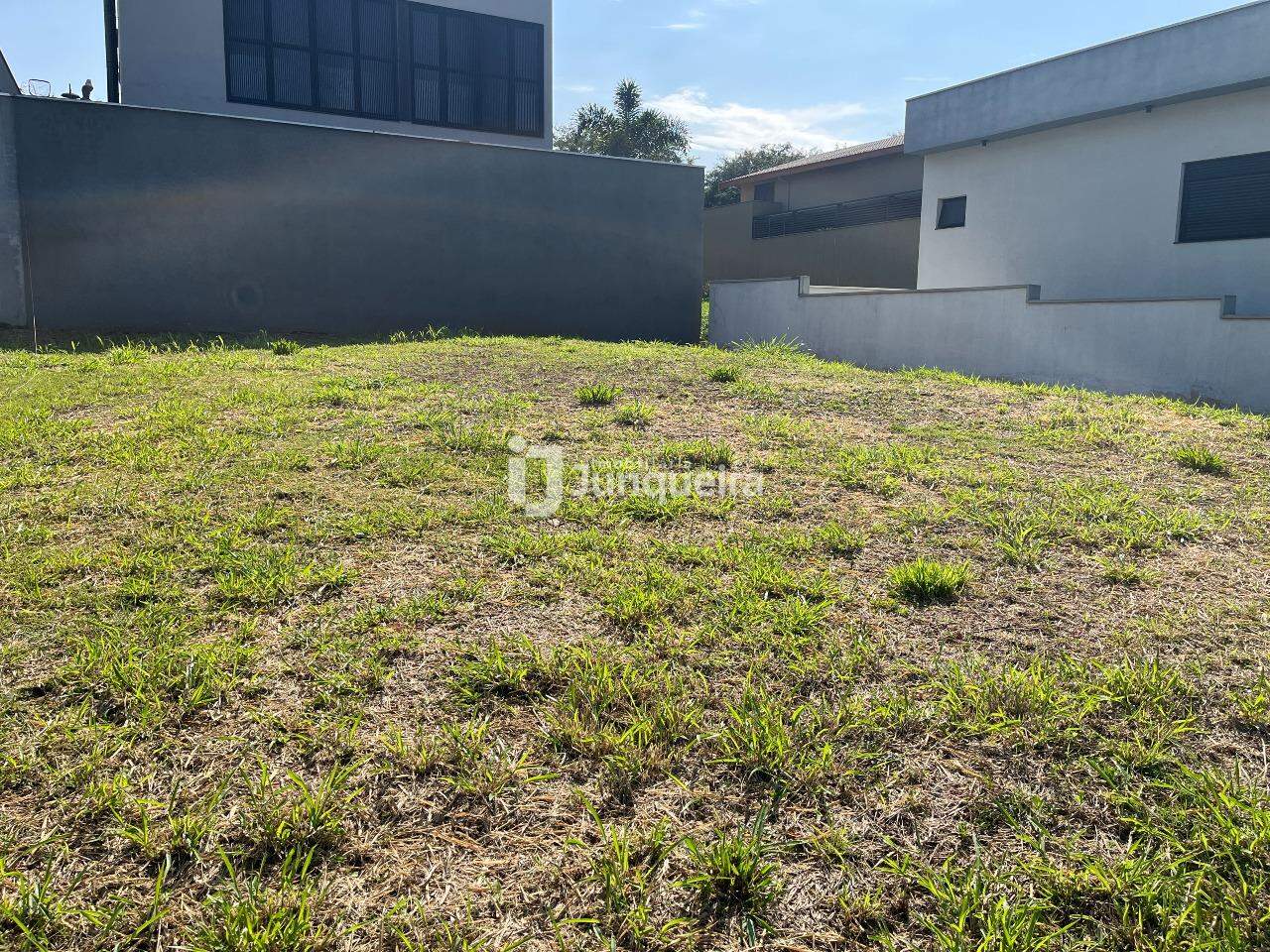 Terreno em Condomínio à venda no Villa D'Aquila, no bairro Villa D'áquila em Piracicaba - SP