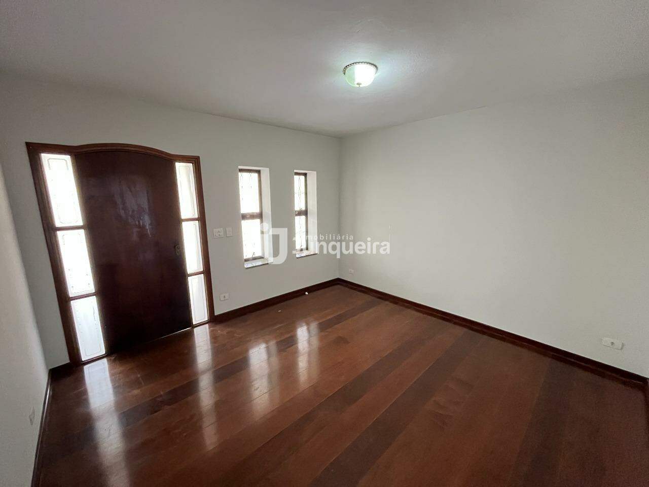 Casa à venda, 3 quartos, sendo 1 suíte, 3 vagas, no bairro Cidade Alta em Piracicaba - SP
