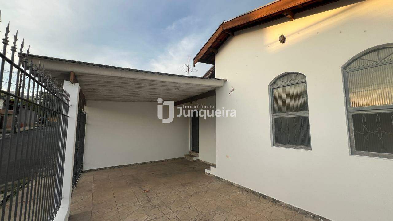 Casa à venda, 2 quartos, sendo 1 suíte, 2 vagas, no bairro Glebas Califórnia em Piracicaba - SP