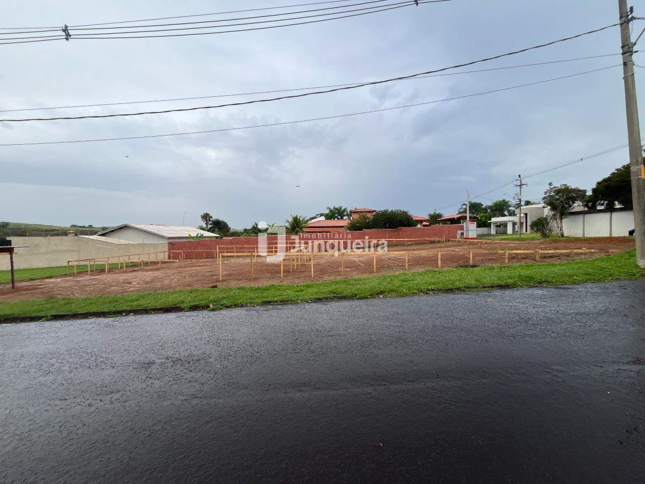 Terreno em Condomínio à venda no Colinas do Piracicaba , no bairro Colinas do Piracicaba (Ártemis) em Piracicaba - SP